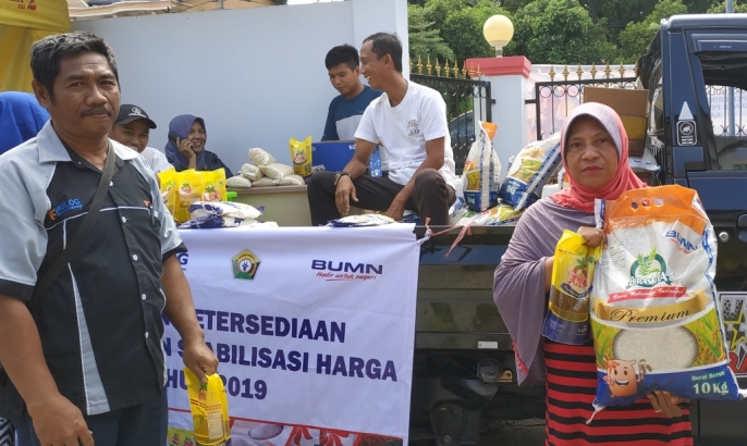 Sausana pasar murah Pemda Kolaka, Kamis (23/5/2019). (Foto: Istimewa).