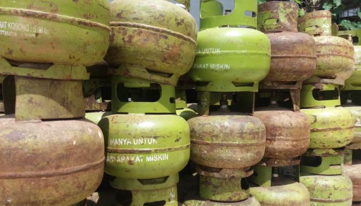 Tabung gas elpiji 3 kg. (Foto: Ade Putri/SULTRAKINI.COM)