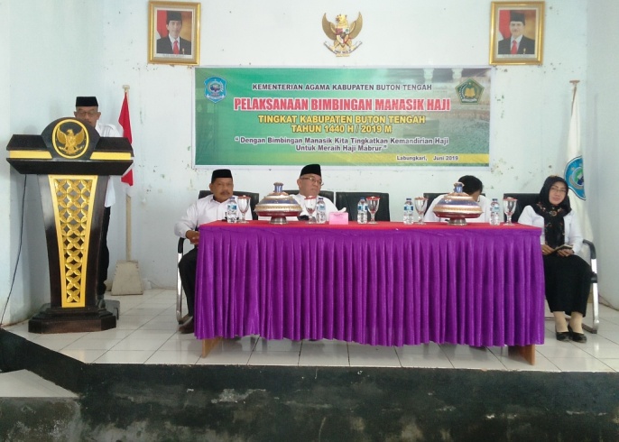 Suasana manasik haji tingkat Kabupaten Buton Tengah (Buteng) di Aula Kantor Bupati, Rabu (12/6/2019). (Foto: Ali Tidar/SULTRAKINI.COM).