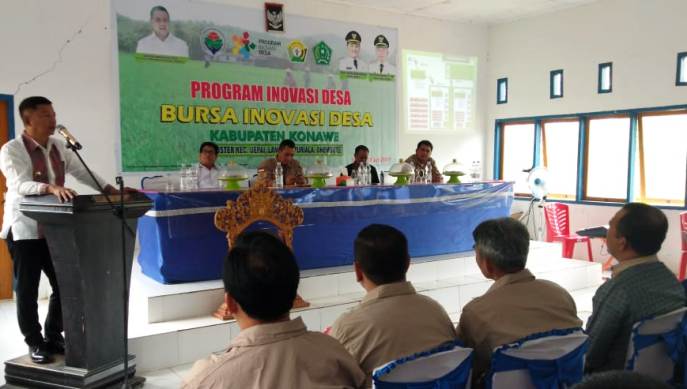 Wakil Bupati Konawe Gusli Topan Sabara saat membuka kegiatam BID di Kecamatan Uepai, Kamis (18/7/2019). (Foto: Istimewa).