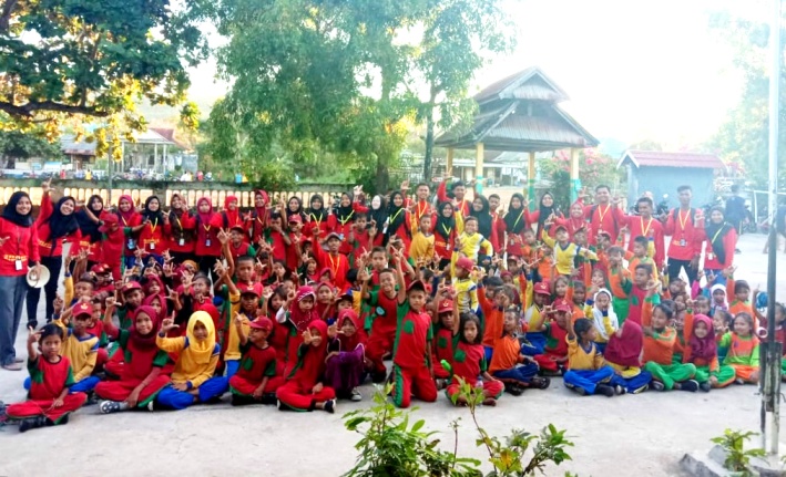 Siswa SDN 1 Rukuwa Kecamatan Binongko mendapatkan pendidikan mitigasi bencana. Gambar saat sosialisasi. (Foto: istimewa)