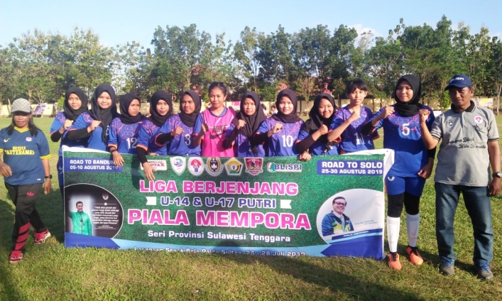 Salah satu tim sepakbola putri yang ikut kejuaraan Piala Menpora tahun 2019. (Foto: Muh Yusuf/SULTRAKINI.COM)
