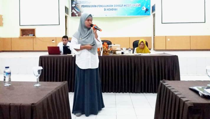 Kantor Bahasa Sultra menggelar penyuluhan penggunaan bahasa media massa di Kota Kendari, Kamis (11/7/2019). (Foto: Ade Putri/SULTRAKINI.COM)