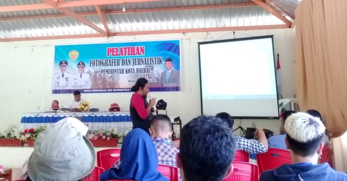 Pelatihan fotografi dan jurnalistik di Kota Baubau. (Foto: Aisyah Welina/SULTRAKINI.COM)