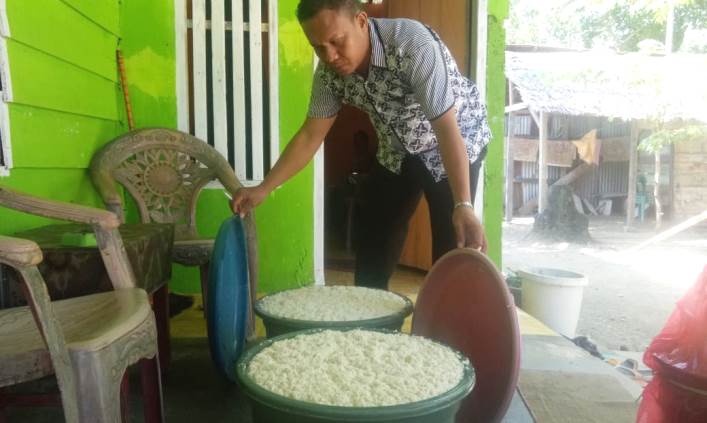 Polres Konawe mengamakan miras tradisional jenis pongasi dari salah seorang rumah warga di Kelurahan Asinua, Kecamatan Unaaha. (Foto: Istimewa)