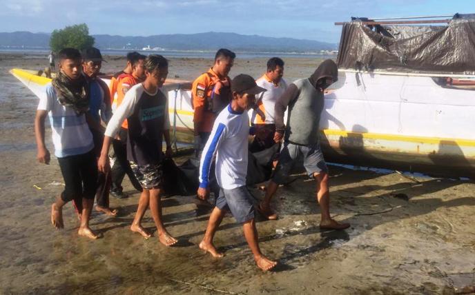 Tim gabungan menemukan pencari kepiting yang hilang di perairan Purirano, Sabtu (17/8/2019). (Foto: Dokumentasi Humas Basarnas Kendari).