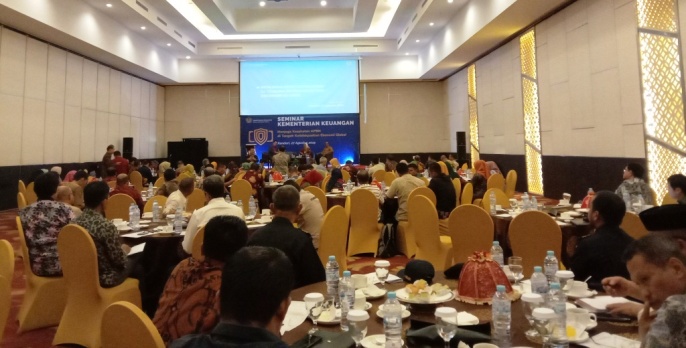 Suasana seminar kebijakan fiskal, Selasa (27/8/2019). (Foto: Wa Rifin/SULTRAKINI.COM)