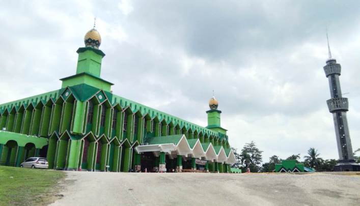Masjid Raya Al Kautsar Kendari. (Foto: Dok.SULTRAKINI.COM)