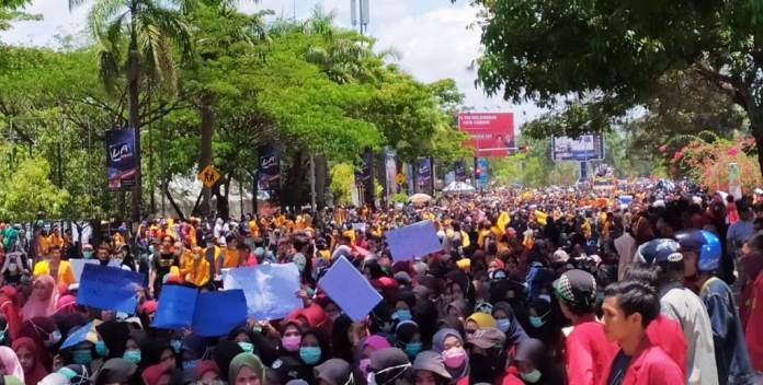 Unjuk rasa gabungan mahasiswa di Kota Kendari, 26 September 2019. (Foto: Dok.SULTRAKINI.COM)