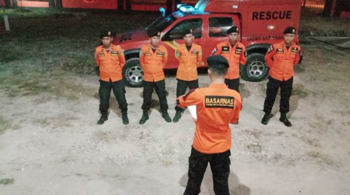 Basarnas melakukan persiapan untuk memberikan pertolongan terhadap warga yang hilang di Hutan Bangkali. (Foto: Dok.Basarnas Kendari)