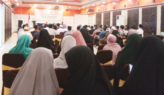 Seminar Halal Ekosistem di Salah Satu Hotel Kendari, Minggu (20/10/2019). (Foto: Wa Rifin/SULTRAKINI.COM)