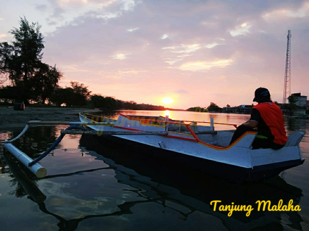 Indahnya pemandangan sunset di Tanjung Malaha. (Foto: Istimewa)
