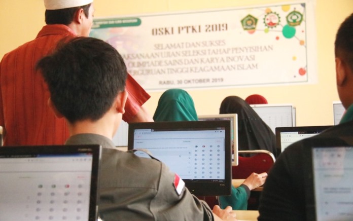 Suasana seleksi OSKI yang diikuti mahasiswa IAIN Kendari secara online. (Foto: Dok. IAIN Kendari)