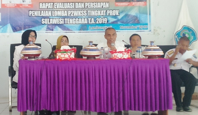 Rapat evaluasi dan persiapan penilaian P2WKSS tingkat Provinsi Sultra Tahun 2019, Rabu (6/11/2019). (Foto: Ali Tidar/SULTRSKINI.COM)