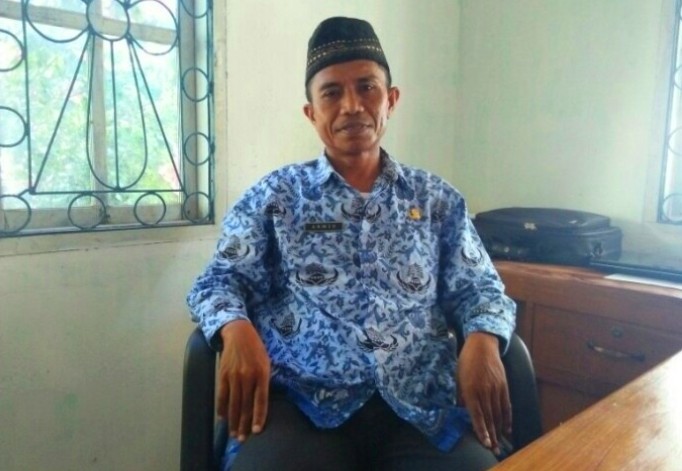 Kepala Dinas Pemberdayaan Masyarakat Desa Kabupaten Buton Tengah Armin (Foto: Ali Tidar/SULTRAKINI.COM)