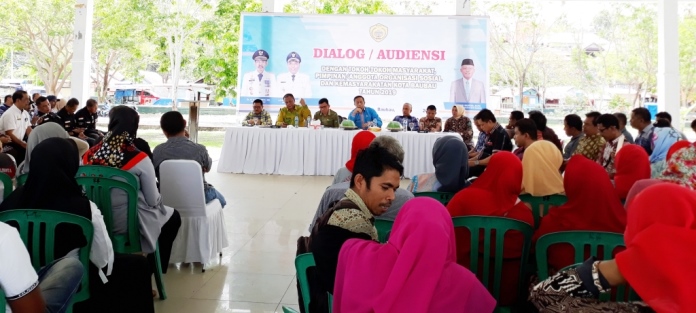 Dialog bersama Pemkot Baubau di Tribun Kotamara, Sabtu (28/12/2019). (Foto: Aisyah Welina/SULTRAKINI.COM)