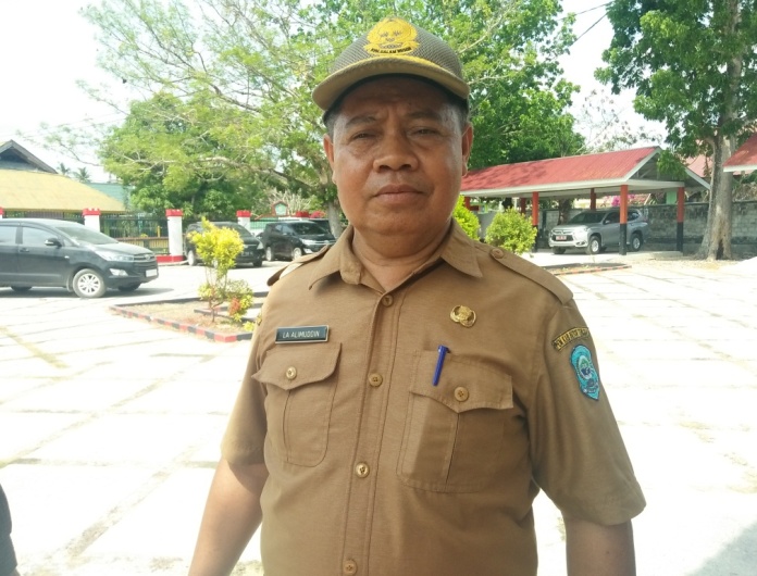 Kepala Dinas Lingkungan Hidup Kabupaten Buton Tengah La Alimuddin (Foto: Ali Tidar/SULTRAKINI.COM)