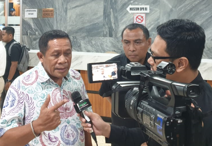 Hugua memberi keterangan pers di Kantor DPR RI Jakarta.