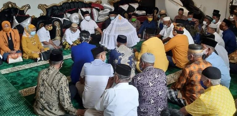 Pembacaan doa di kediaman Arhawi (Foto: Ist)