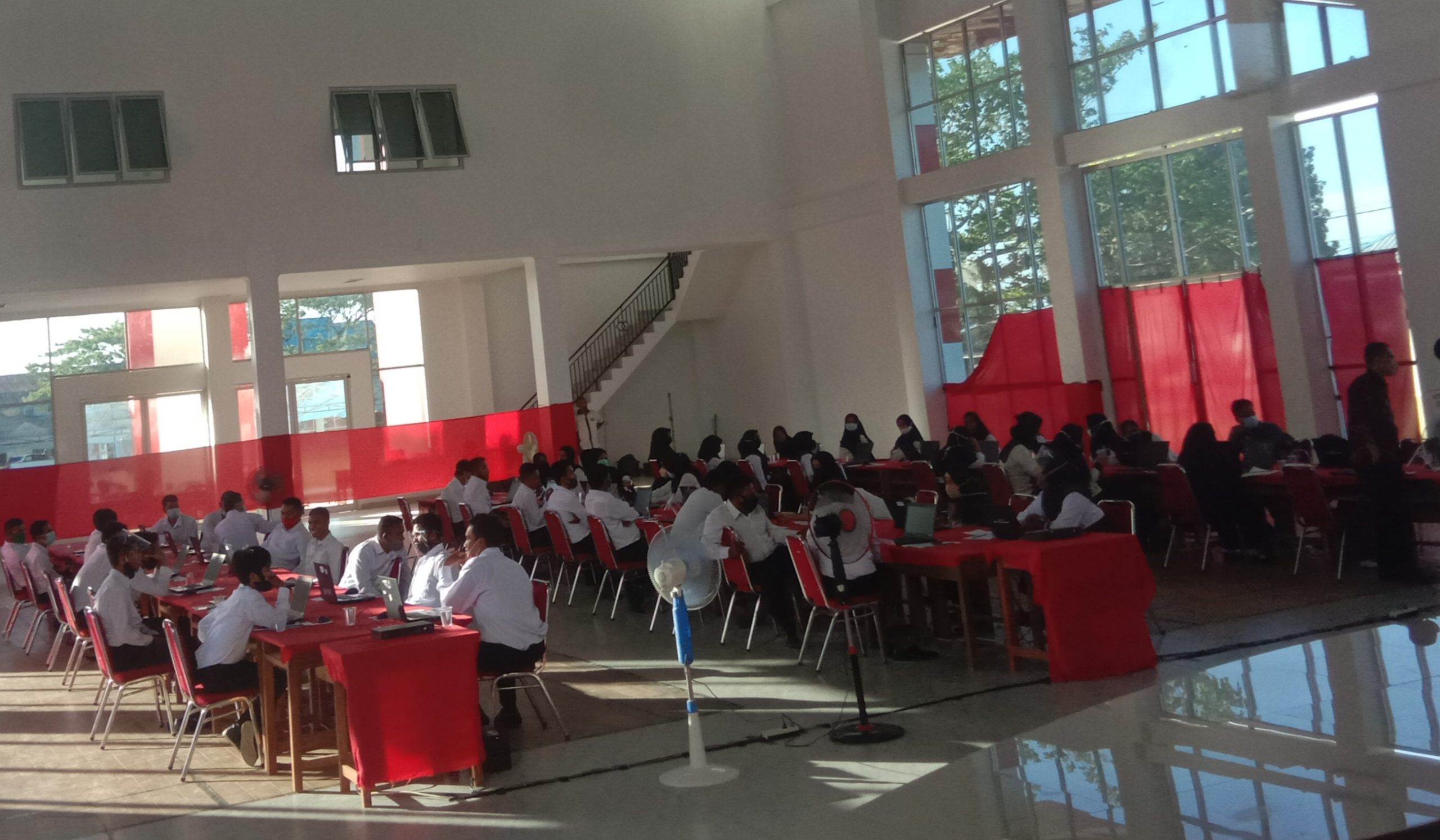 Suasana ujian SKB CPNS di Buteng sesi kedua, Jumat (11/9/2020). (Foto: Habiruddin Daeng/SULTRAKINI.COM)