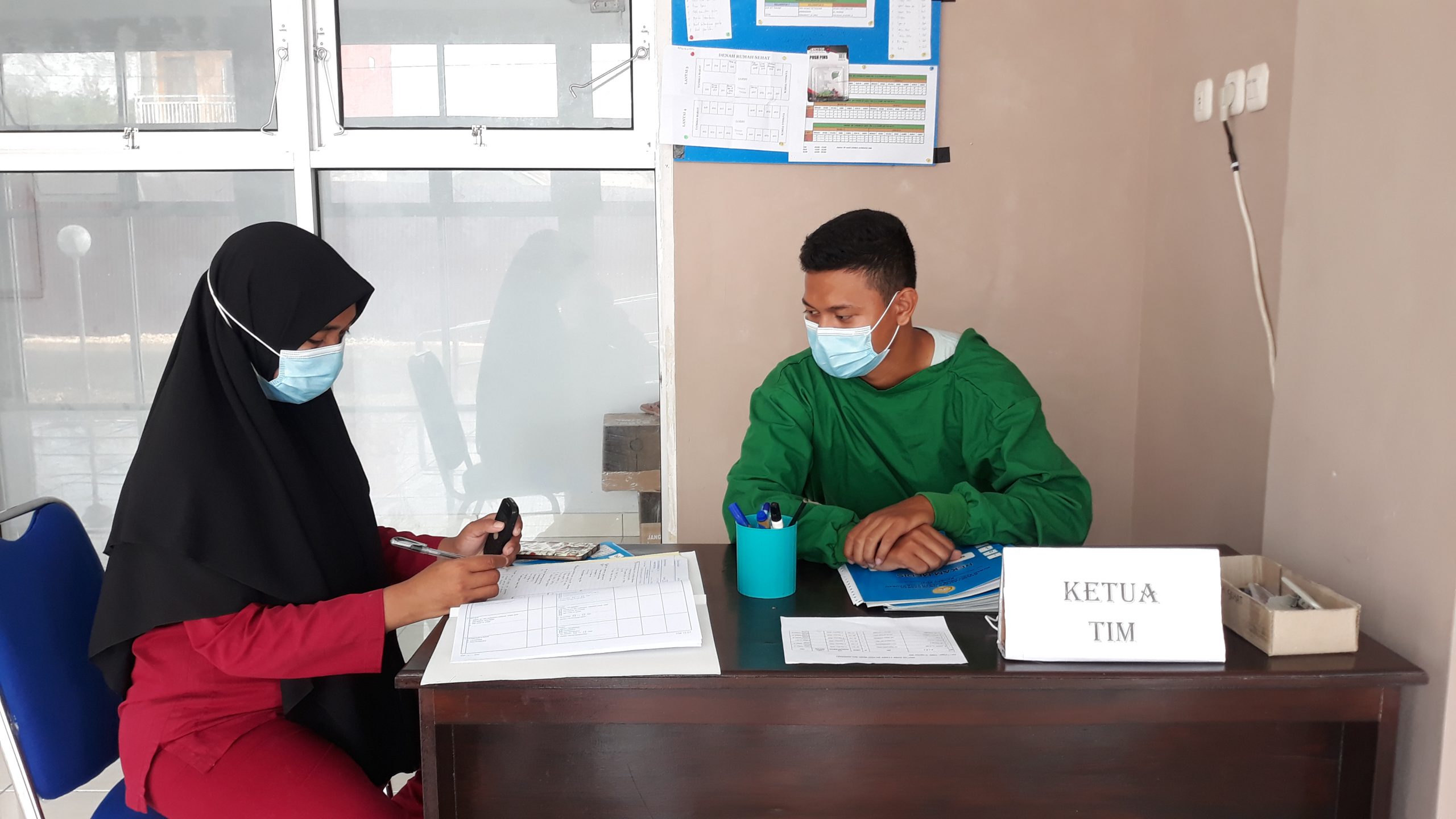 Tim perawat yang bertugas di Rumah Sehat (Foto: Aisyah Welina/SULTRAKINI.COM)