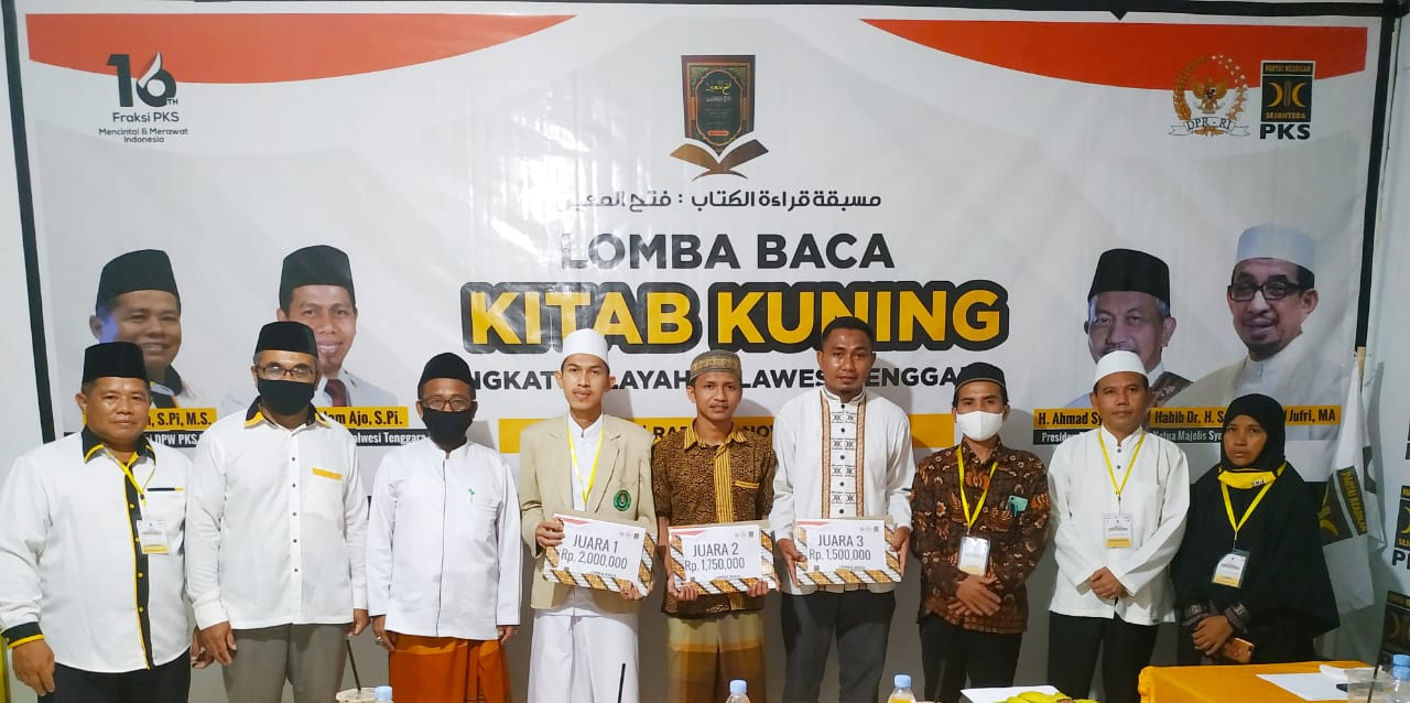 Pengumuman pemenang lomba baca Kitab Kuning di DPW PKS Sultra (Foto: Hasrul Tamrin/SULTRAKINI.COM)