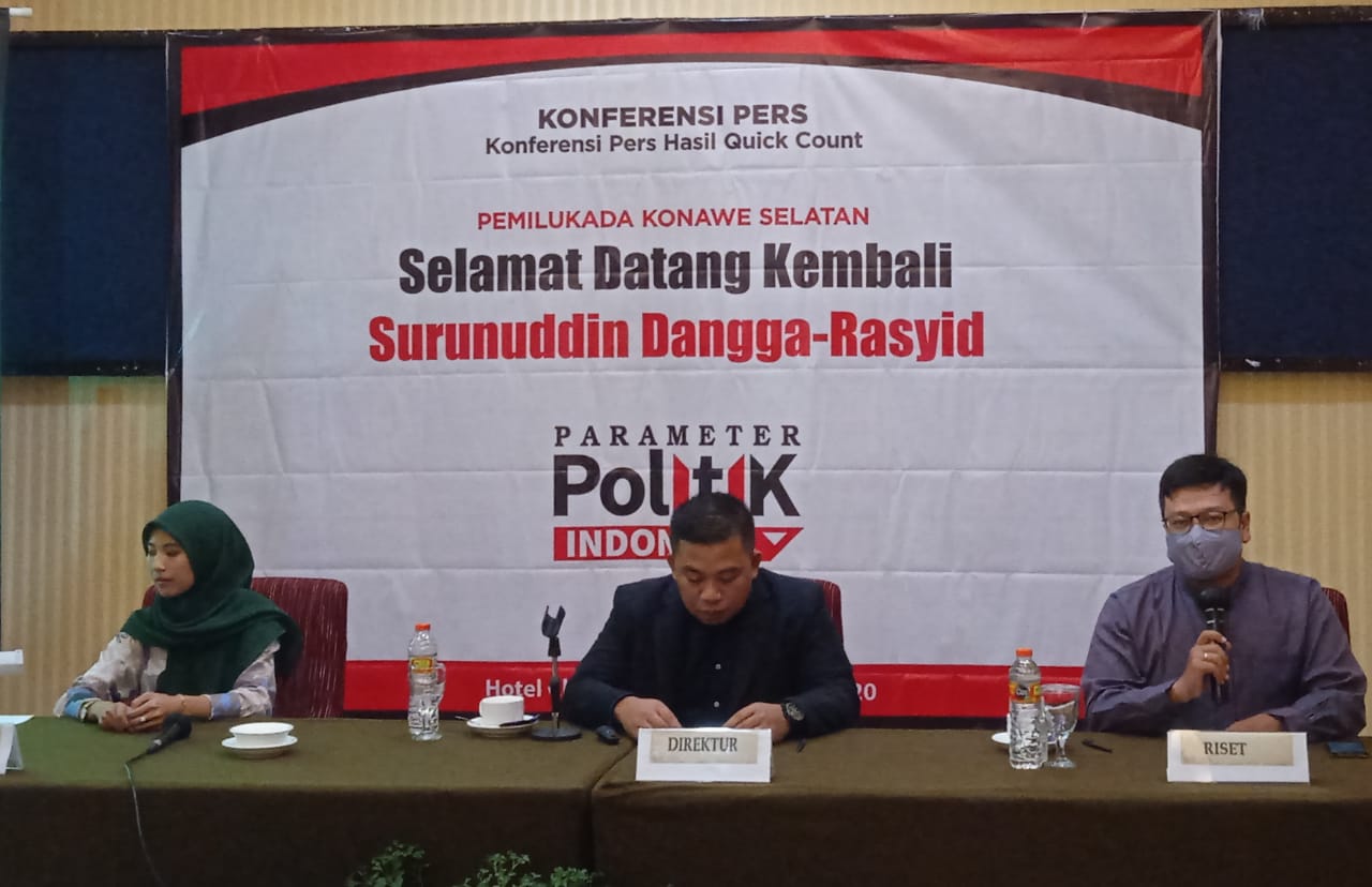 Parameter Politik Indonesia merilis hasil quick count Pilkada serentak di Konsel (Foto: Hasrul Tamrin/SULTRAKINI.COM)