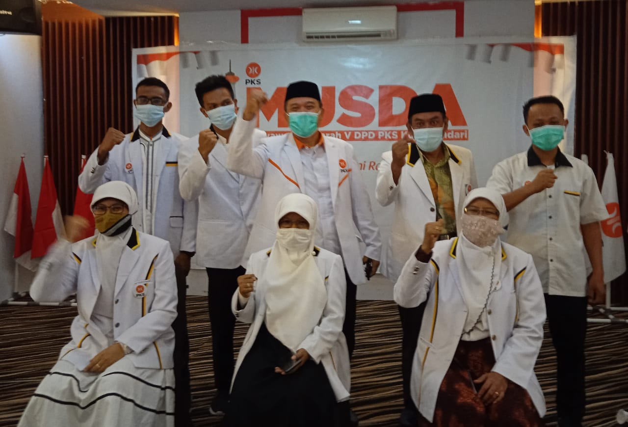 Jajaran pengurus DPD Kota Kendari hasil Musda ke V (Foto: Hasrul Tamrin/SULTRAKINI.COM)