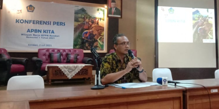 Kepala KPPN Kendari, Teguh Ratno Sukarno, (Foto: Wa Rifin/SULTRAKINI.COM) ﻿