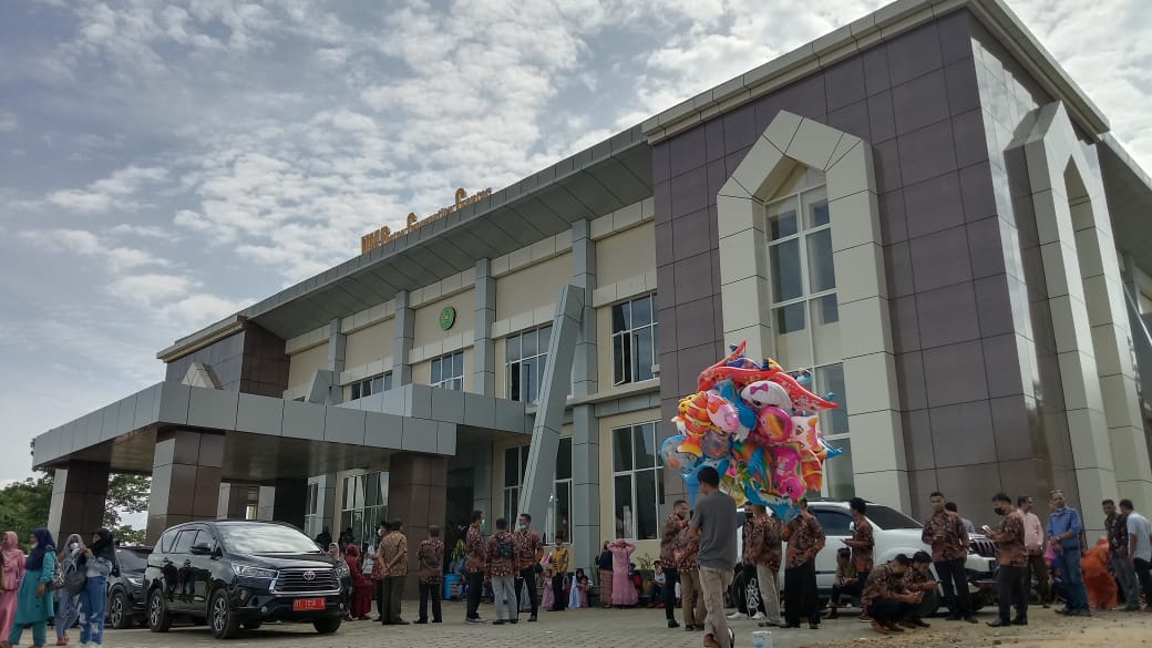 Gedung UM Buton Convention Center (Foto: Aisyah Welina/SULTRAKINI.COM)