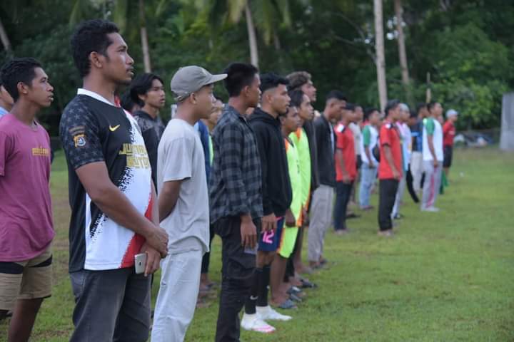 Upacara pembukaan Turnamen Futsal Ba'ana Meja Cup I di Kecamatan Lasalimu. (Foto: Agung/DisKominfo dan Persandian Kabupaten Buton)