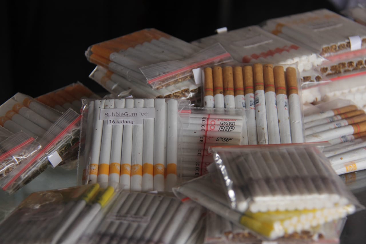 Ratusan ribu batang rokok ilegal disita Bea Cukai Kendari. (Foto: Dok. Bea Cukai)