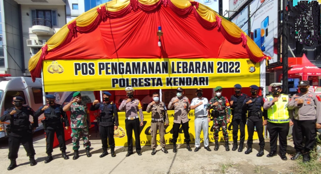 Petugas pengamanan di Pos PAM lebaran tahun 2022. (Foto: Hasrul Tamrin/SULTRAKINI.COM)