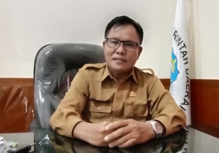 Kepala Dinas Pekerjaan Umum dan Penata ruang (PUPR) kabupaten Wakatobi Kamaruddin (Foto: Amran Mustar Ode/SULTRAKINI.COM)