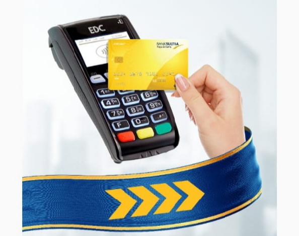 Kartu debit dan mobile banking Bank Sultra. (Foto: Ist)