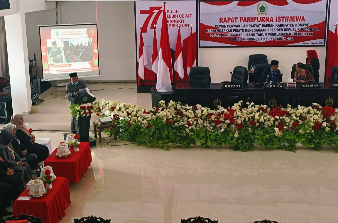 Bupati Konawe, Kery Saiful Konggasa saat menyampaikan pidatonya pada Rapat Paripurna DPRD. (Foto: Ist)
