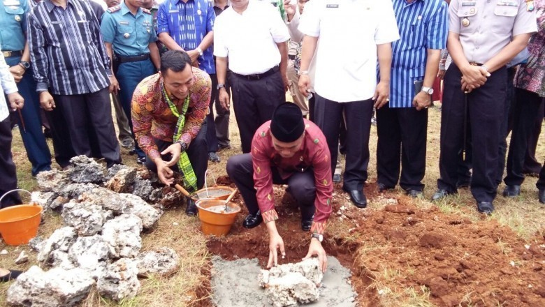 Mendikbud Dan Ketum Muhammadiyah Letak Batu  Pertama UMW 